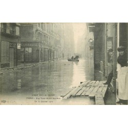 75006 PARIS. Sauveteurs rue Saint-André des Arts crue de 1910