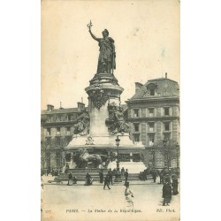 75010 PARIS. Statue Place de la République 1916