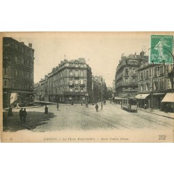 80 AMIENS. Place René Goblet tramway et banque Crédit du Nord 1922