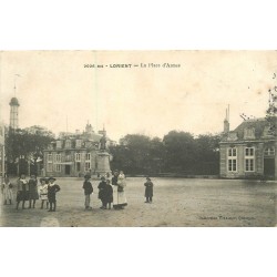56 LORIENT. Enfants sur la Place d'Armes 1907