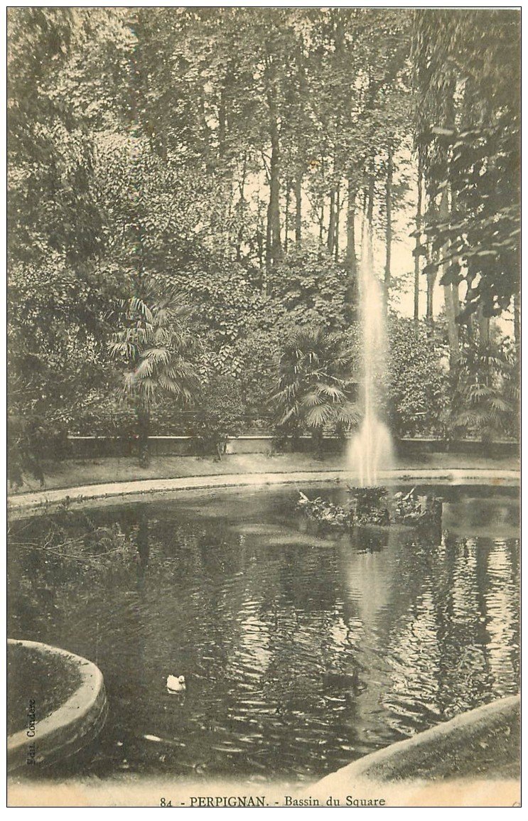 carte postale ancienne 66 PERPIGNAN. Bassin du Square 1912