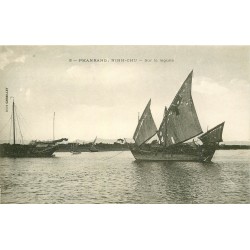 Viêt-Nam. PHANRANG. NINH-CHU. Sur la lagune bateau de pêche