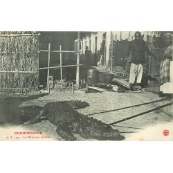 Cochinchine Viêt-Nam. La Pêche aux Caïmans crocodiles