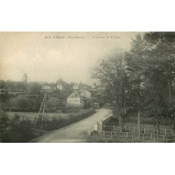 79 L'ABSIE. Café Avenue de la Gare et Moulin à vent au lointain vers 1918