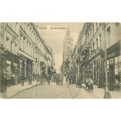 59 DOUAI. Rue de la Mairie grosse animation 1915