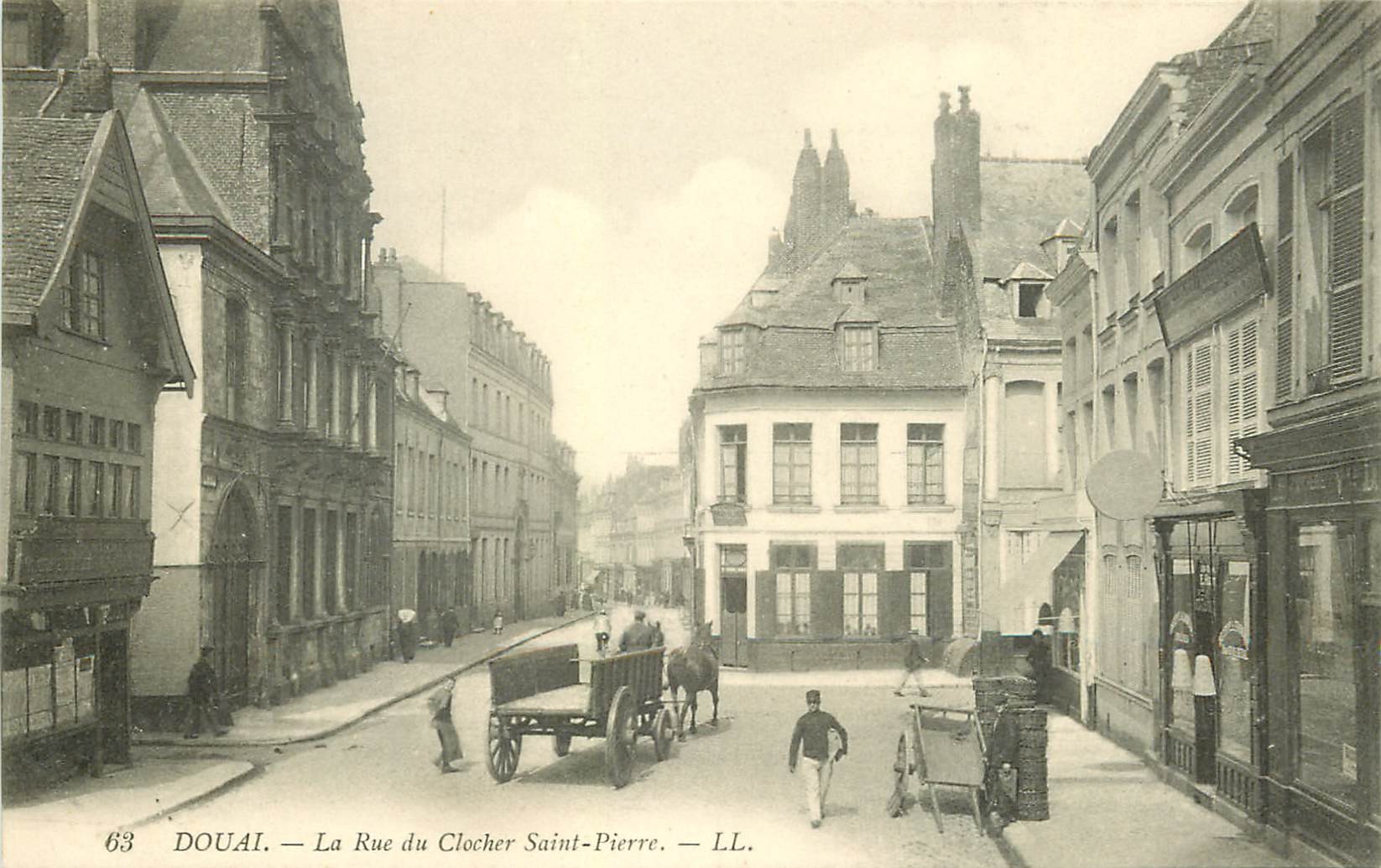 59 DOUAI. Attelages rue du Clocher Saint-Pierre