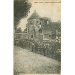 68 THANN. Vieille Tour avec gamins 1918