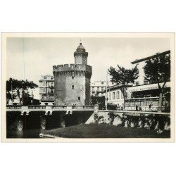 carte postale ancienne 66 PERPIGNAN. Restaurant Hôtel de France et Castillet carte photo