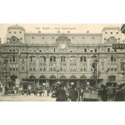 75009 PARIS. Grosse animation devant la Gare Saint-Lazare vers 1900