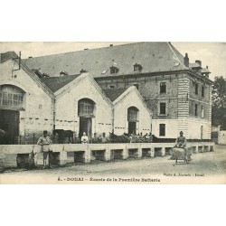 59 DOUAI. Ecurie de la Première Batterie militaires et chevaux