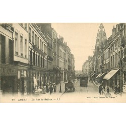 59 DOUAI. Tramway et attelages rue de Bellain 1929
