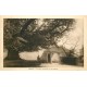 CELIGNY. Personnage sous le vieux maronnier et la Chapelle