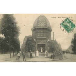 59 DOUAI. Bains Douaisiens belle animation 1914