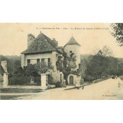 64 GAN. Maison Jeanne d'Albret avec Café Restaurant animé