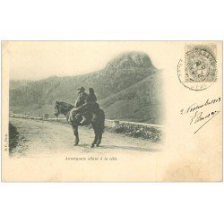63 AUVERGNE. Auvergnats allant à la Ville 1903. Verso vierge...