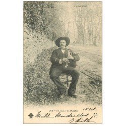 carte postale ancienne 63 AUVERGNE. Joueur de Musette 1903 Musicien