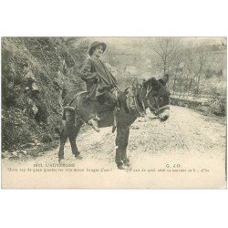 carte postale ancienne 63 AUVERGNE. Qui sait de quel côté va tourner l'Ane ?..