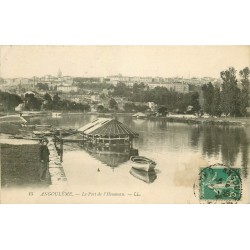 16 ANGOULÊME. Le Port de l'Houmeau avec bateau-lavoir 1911