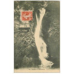 carte postale ancienne 63 CASCADE DU PLAT A BARBE vers 1911 animation près du timbre