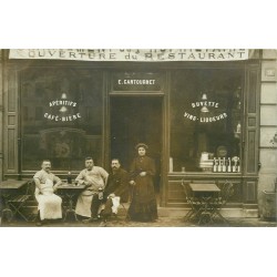 PARIS 08. Bouchers assis à la Buvette Restaurant Cantournet 9 avenue de Friedland 1908
