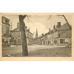 Deux cpa 45 FAY-AUX-LOGES. Café Tabac et Hotel du Commerce sur la Place 1952 et Eglise 1942