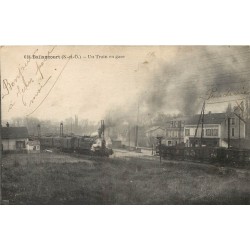 91 BALLANCOURT. Un Train en Gare et arrière plan Café Restaurant du Chemin de Fer et la Poudrerie 1921