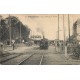 93 VILLEMOMBLE. Train avec Locomotive à vapeur en Gare et Passage à niveau 1905