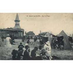 59 MALO LES BAINS. Femmes à la couture sur la Plage 1926