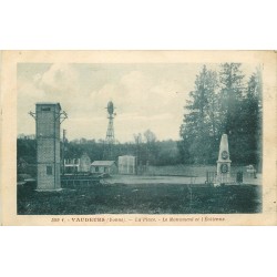 89 VAUDEURS. Place, Monument et Eolienne