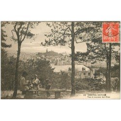 carte postale ancienne 63 CHATEL-GUYON. Femme et enfants dans les Pins 1927