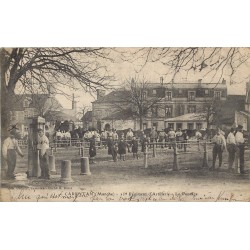 50 CARENTAN. Le Pansage au au 25° Régiment d'Artillerie Place du Marché 1917