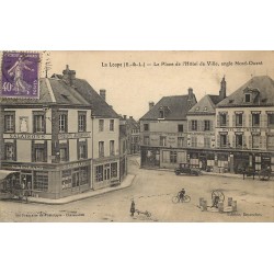 28 LA LOUPE. Hôtel du Chêne Doré Place Hôtel de Ville 1928