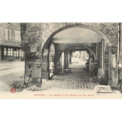 89 NOYERS SUR SEREIN. Halles et Piliers Boulangerie 1915 animation