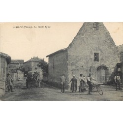 86 MAILLE. La Vieille Eglise cycliste et attelage