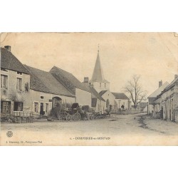 (21) DOMPIERRE-EN-MORVAN. Place du Village