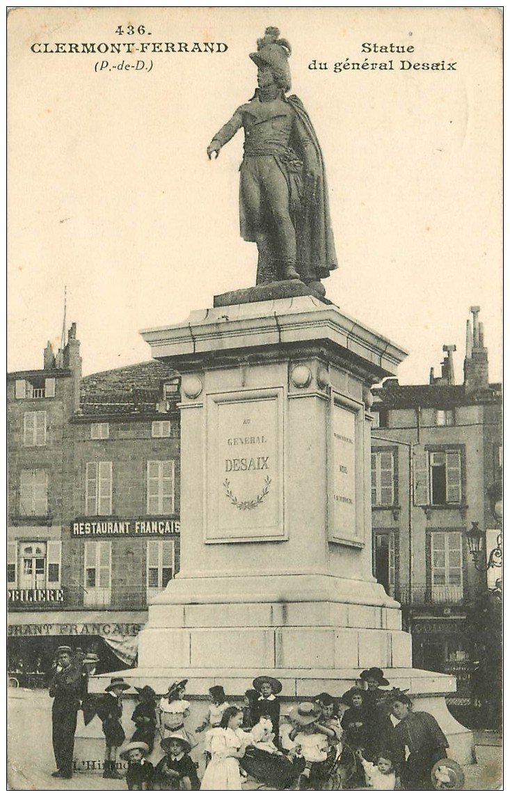 carte postale ancienne 63 CLERMONT-FERRAND. Statue Desaix. Tampon Militaire