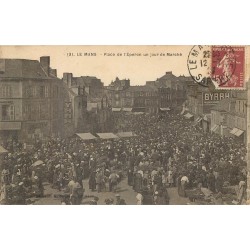 72 LE MANS. Jour de Marché Place de l'Eperon 1927