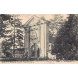 (21) GISSEY-LE-VIEIL. La Porte du Château 1906