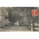(21) MONTIGNY-S-VINGEANNE Place de 1830 avec lecteur de journal assis 1909