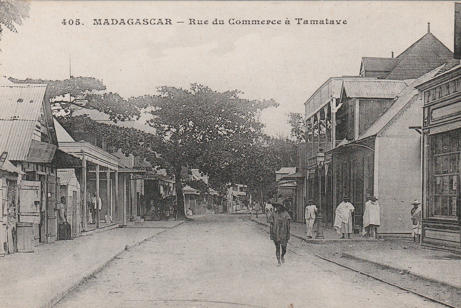 MADAGASCAR. Rue du Commerce à Tamatave avec Pharmacie vers 1900
