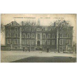 carte postale ancienne 63 ISSOIRE. Hôtel de Ville 1915 animation