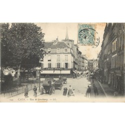 14 CAEN. Rue de Strasbourg avec son Félix Potin 1906