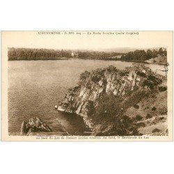 carte postale ancienne 63 LA ROCHE SERVIERE. Lac de Tazenat et Restaurant 1948