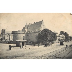 44 NANTES. Château et Tramway sur rail Quai du Fort Maillard 1913
