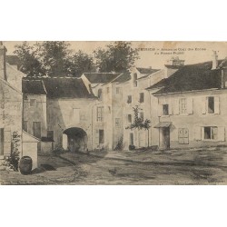 92 ROBINSON. Ancienne Cour des Ecoles du Plessis Piquet 1905