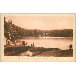 carte postale ancienne 63 LE LAC PAVIN 1930