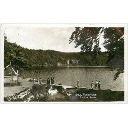 carte postale ancienne 63 LE LAC PAVIN 1938. Carte Photo émaillographie