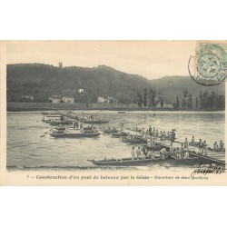 62 ARRAS. Construction d'un Pont de bateaux par le Génie 1906 ouverture de deux portières