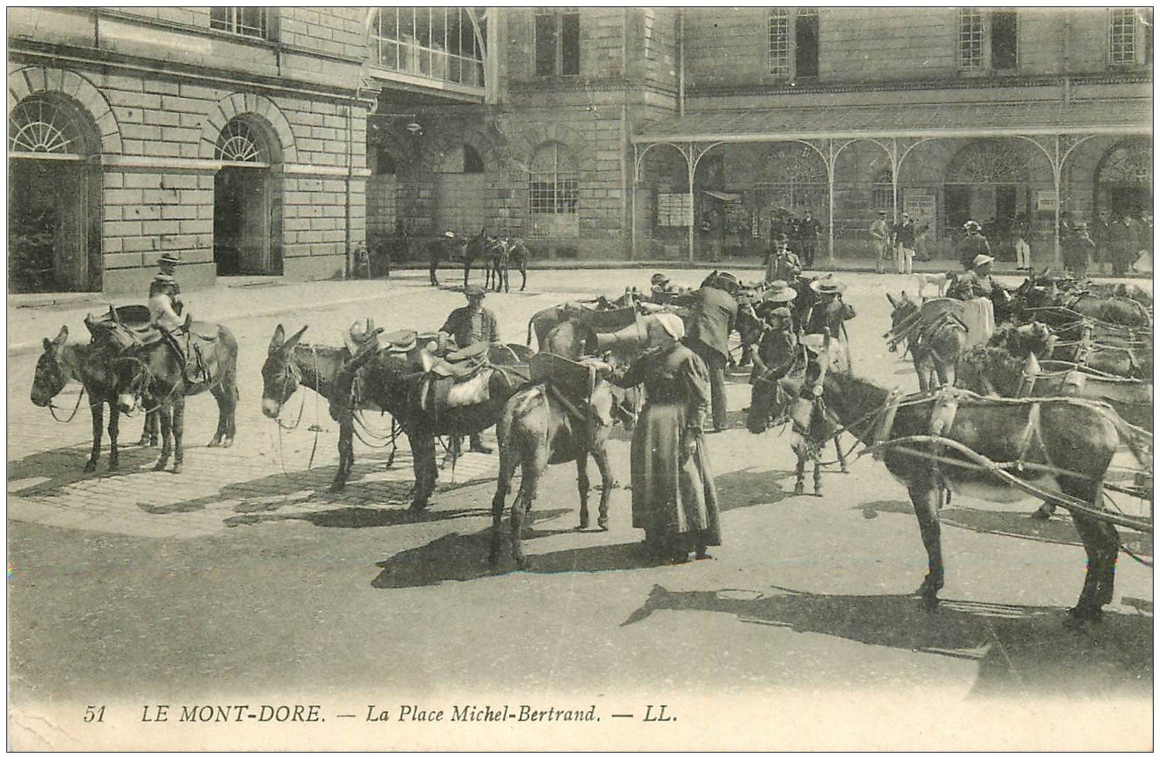 CPA Le Mont Dore Vue Generale FRANCE (1289577