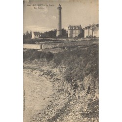 29 BENODET. Le Phare sur les Falaises